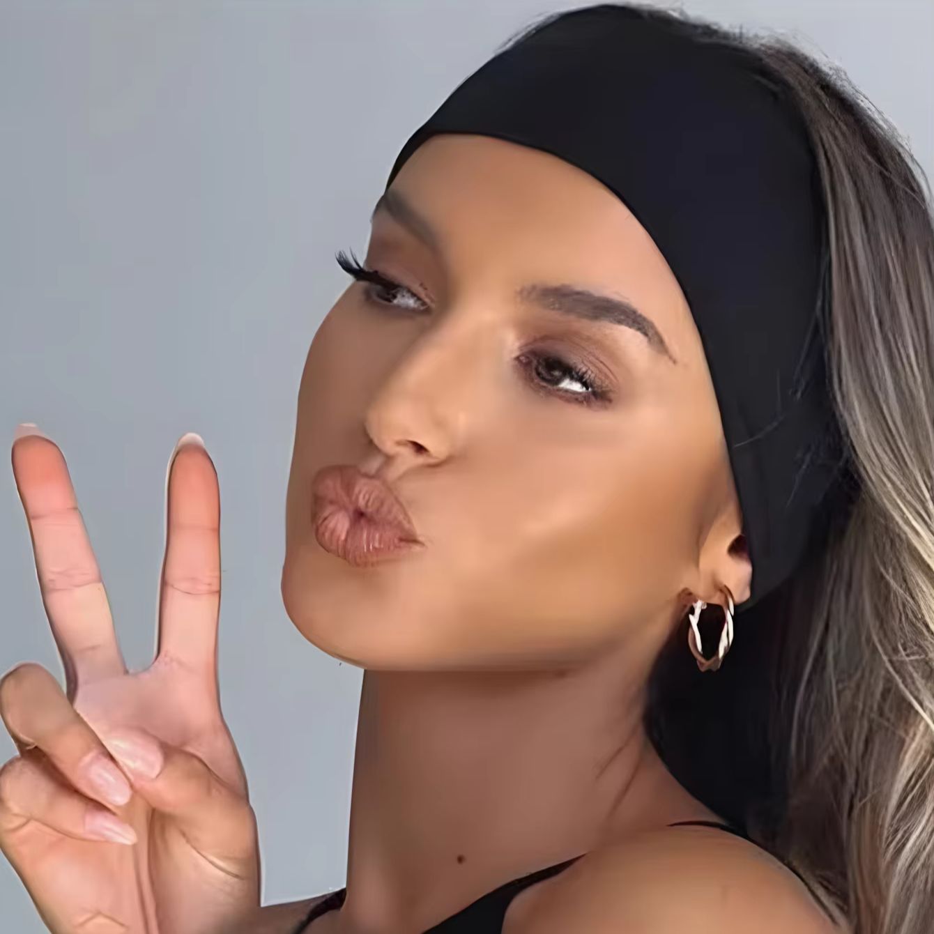 Bandana Blank White - عصابة رأس مثلثة الشكل باللونين الأسود